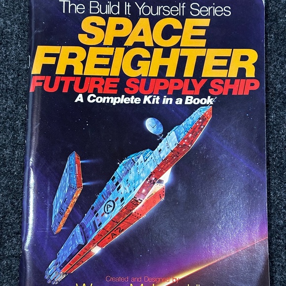 Vintage Space Freighter Future Supply Ship Build It Yourself Kit Series 1982 - Picture 1 of 4